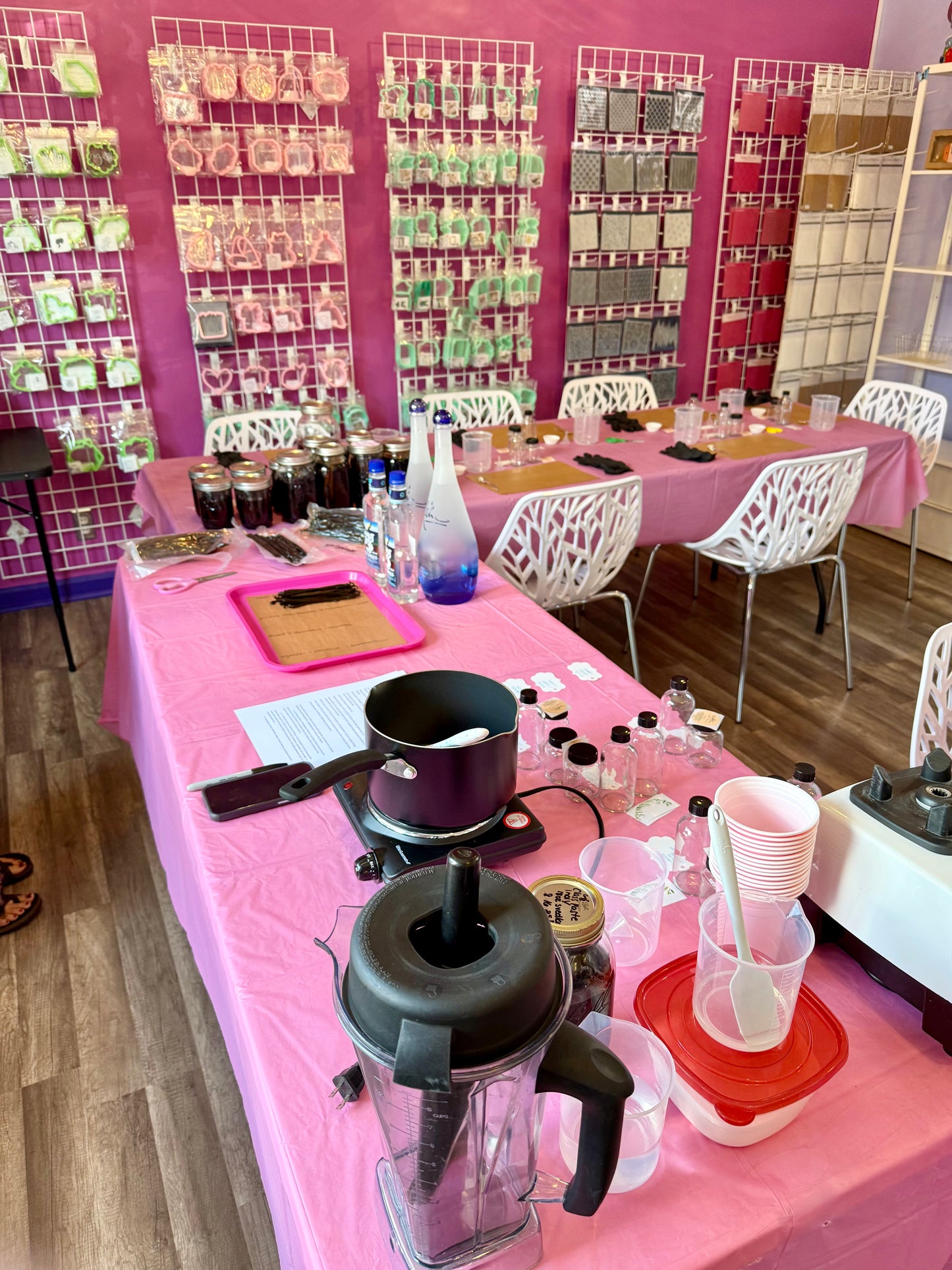 Vanilla Extract & Paste Making Class 9/26/25 4-6:30(ish)